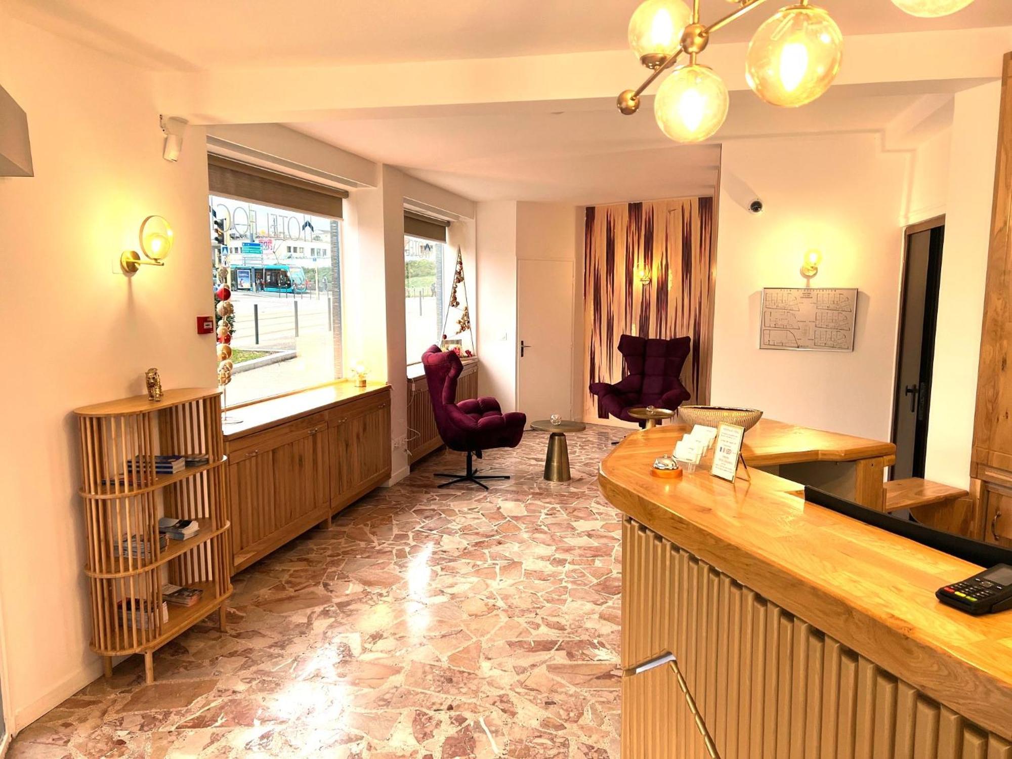 Contact Hotel Foch Besancon Luaran gambar