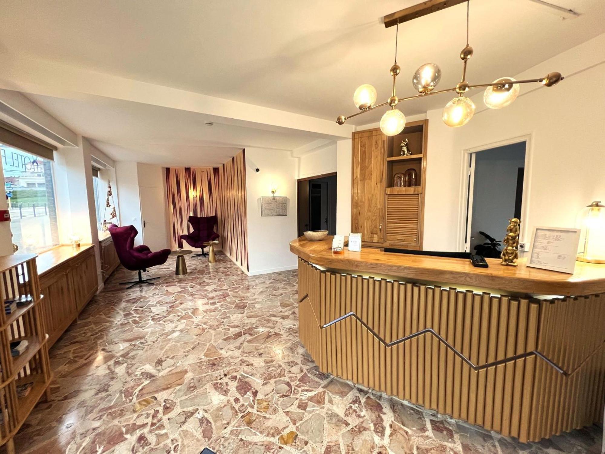 Contact Hotel Foch Besancon Luaran gambar